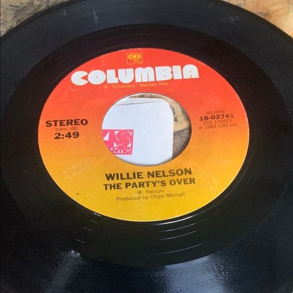 Willie Nelson Vinyl Record Collection - Black and Orange - Picture 3 of 6